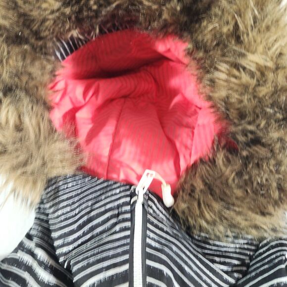 Under Armour STORM COLDGEAR Fur Hood Lined Ski Snowboard Jacket Women's M - Picture 16 of 16